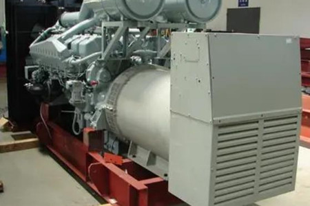 三菱發(fā)電機(jī)組油壓過(guò)低該如何處理?